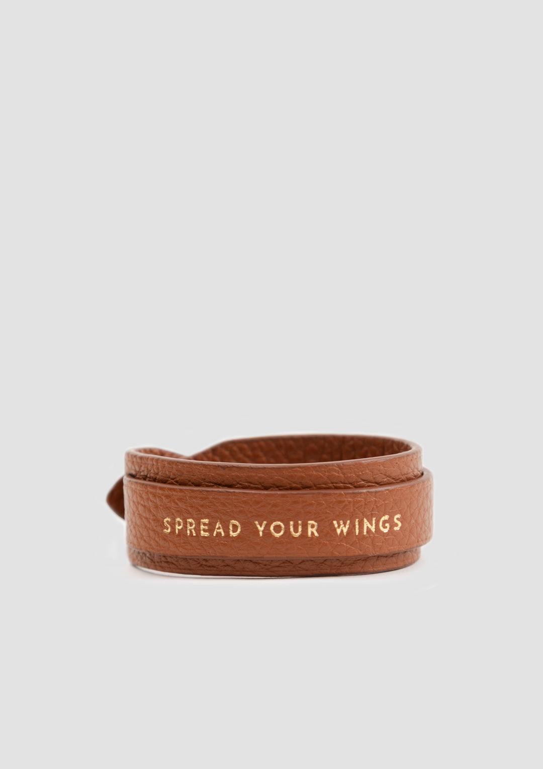 Bracelet double tour Billie ENVOL camel — détail mantra SPREAD YOUR WINGS #Couleur_Camel