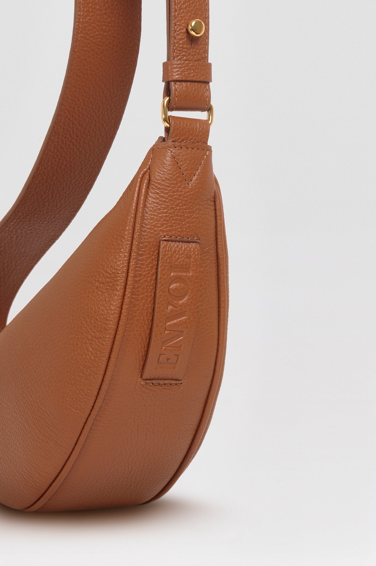 Mini sac banane Lou ENVOL camel — détail poche arrière #Couleur_Camel
