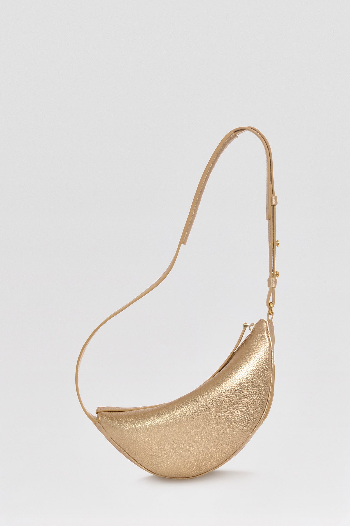 Mini sac banane Lou ENVOL doré — vue de face fermé #Couleur_Gold