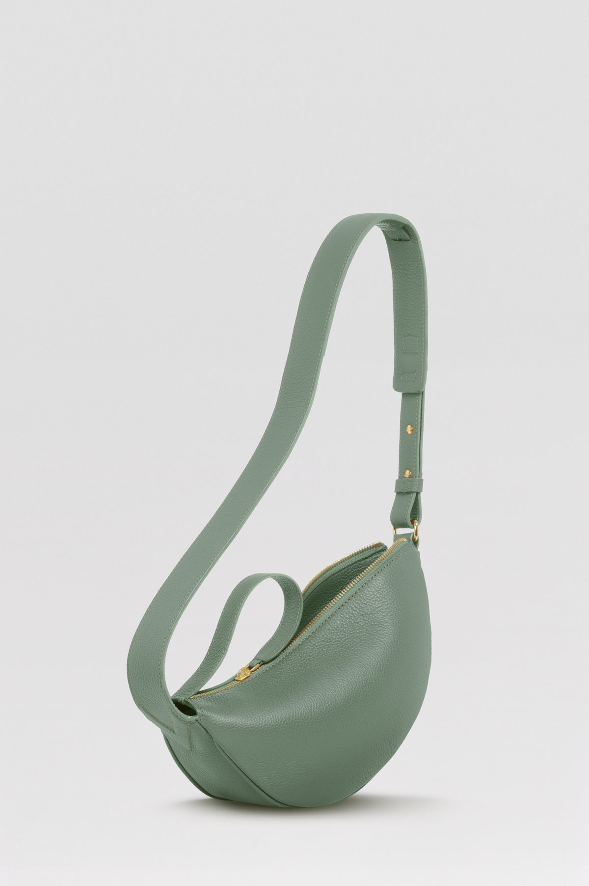 Mini sac banane Lou ENVOL vert amande — vue de face ouvert #Couleur_Vert Amande