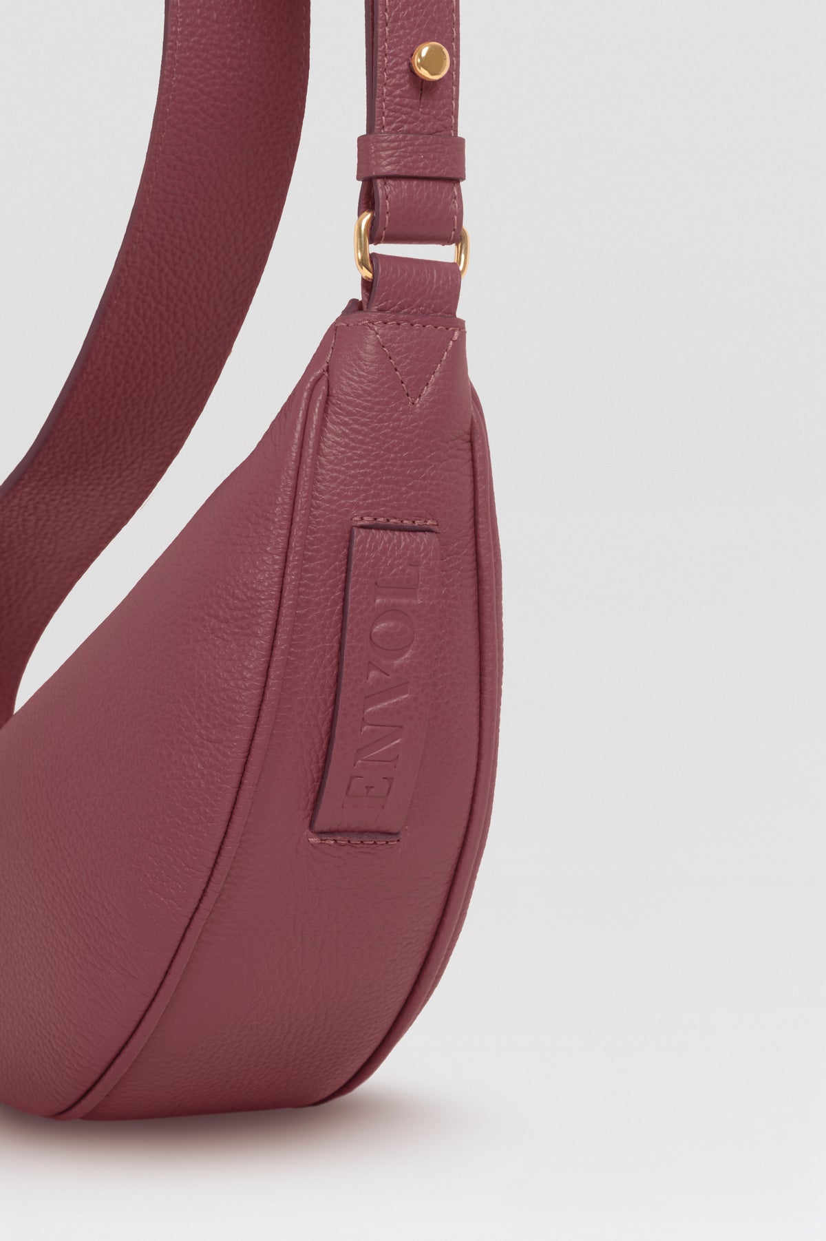 Mini sac banane Lou ENVOL bois de rose — détail cuir #Couleur_Bois de Rose