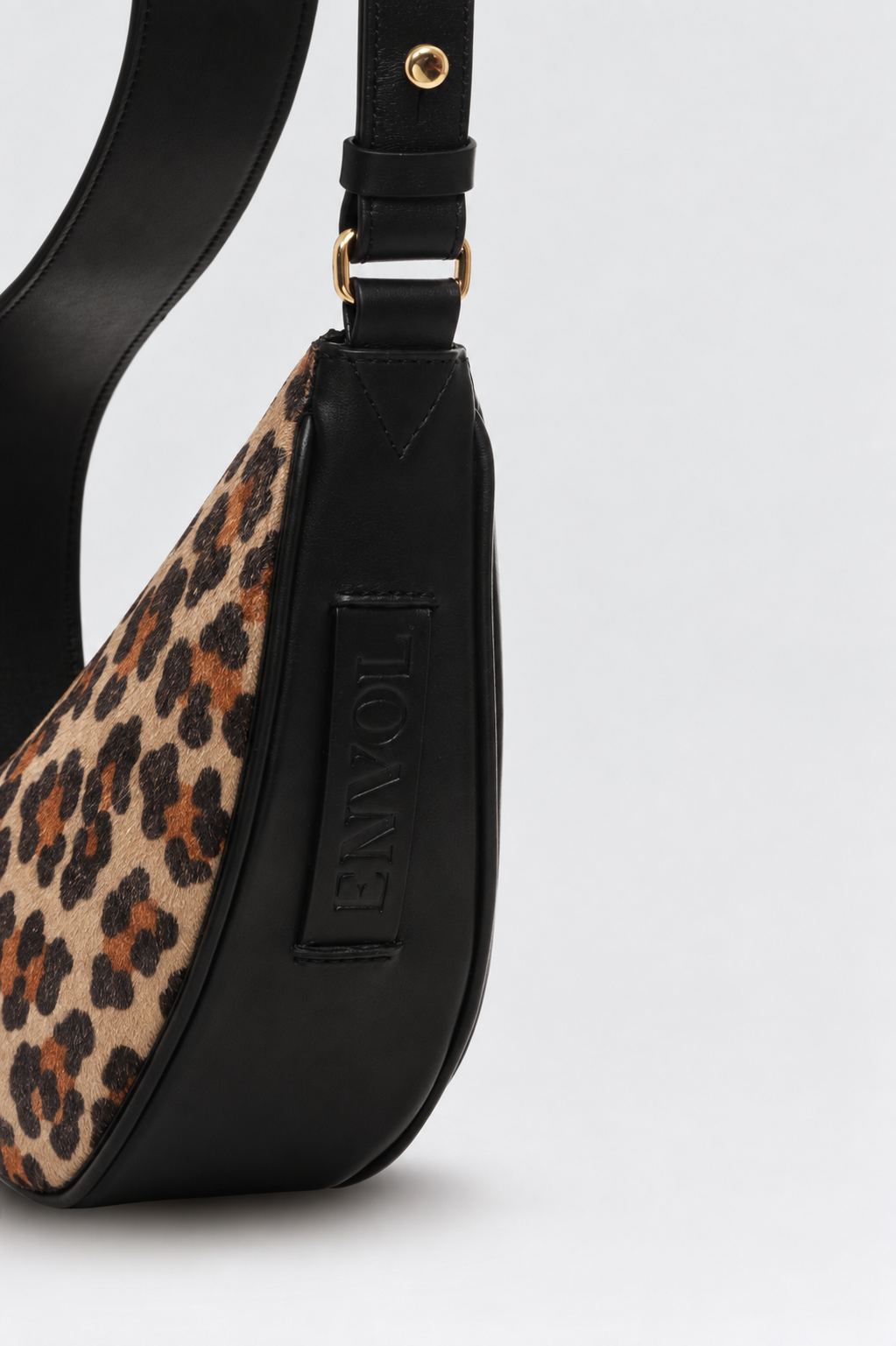 Mini sac banane Lou ENVOL imprimé léopard — détail poche #Couleur_Léopard
