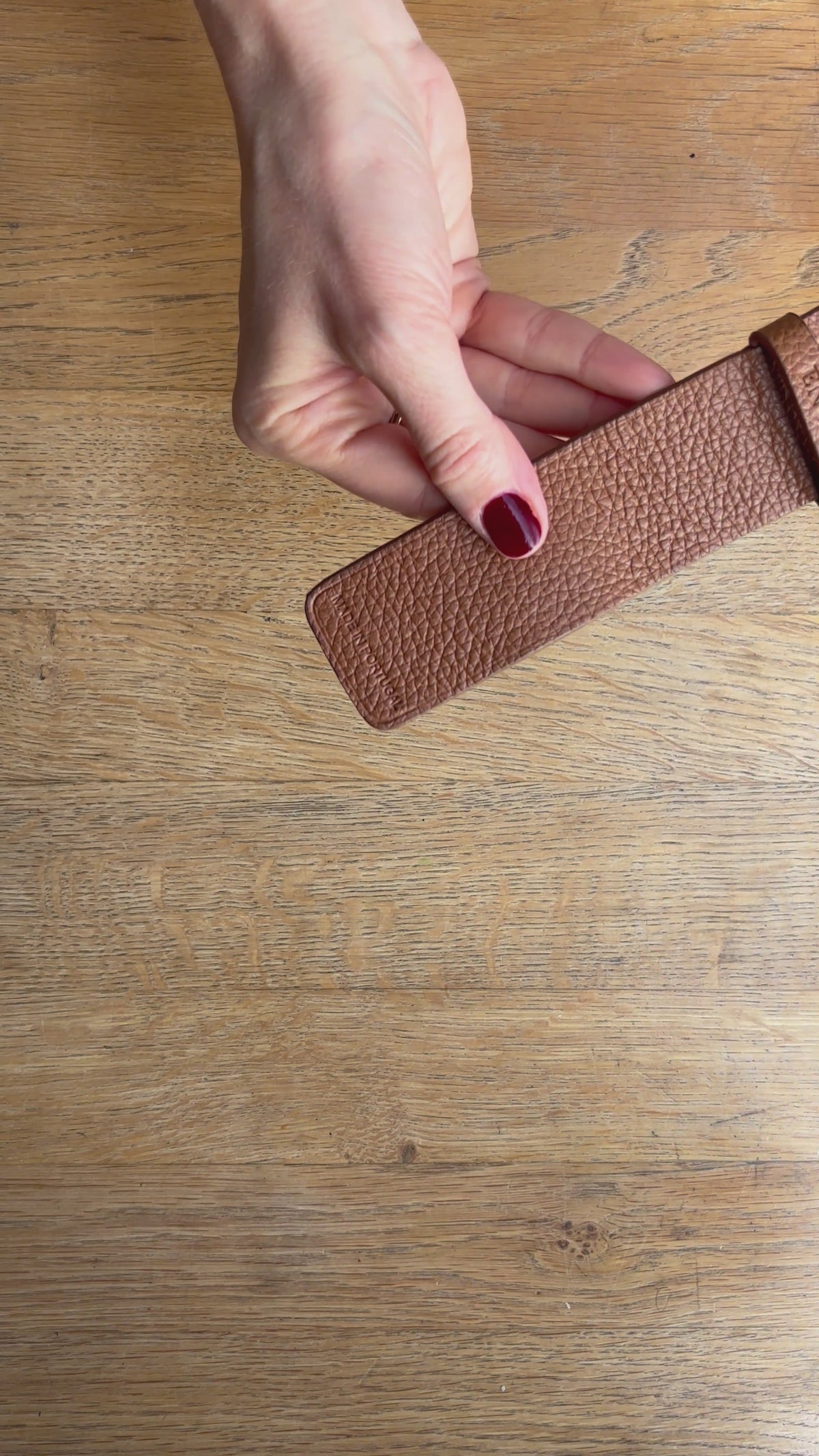 Le bracelet manchette Ava ENVOL camel en vidéo #Couleur_Camel
