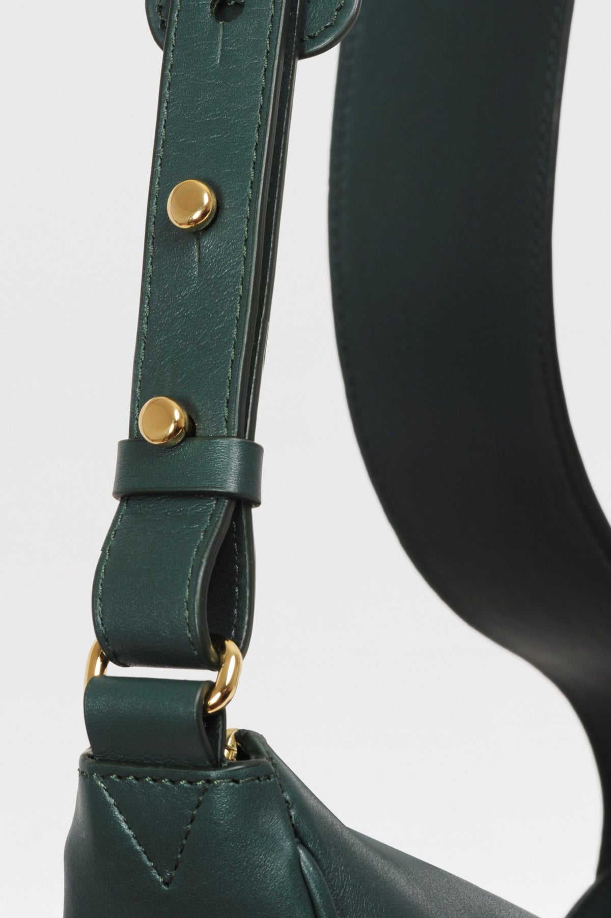 Sac banane Thelma ENVOL vert sapin — détail bandoulière #Couleur_Vert Sapin